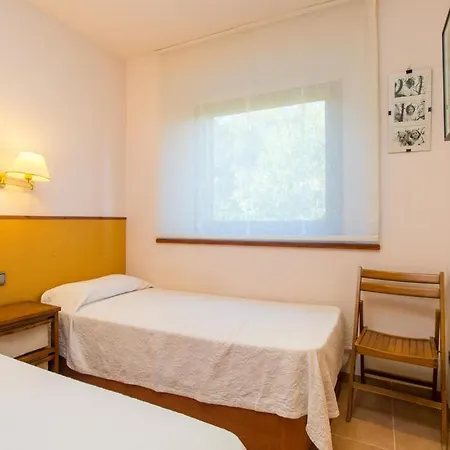 Holiday home Sleeps 8 Pool