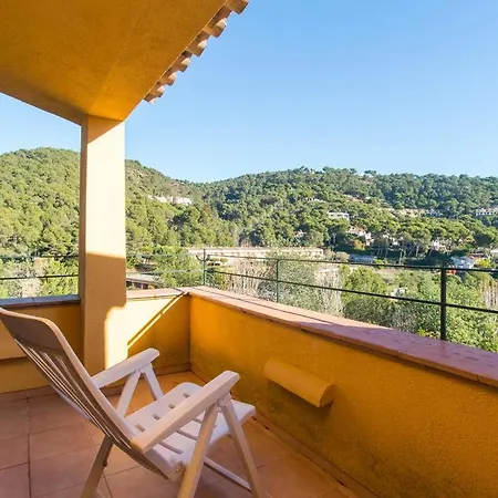 Sleeps 8 Pool Holiday home