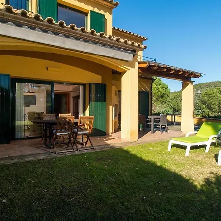 Holiday home Sleeps 8 Pool Llafranc
