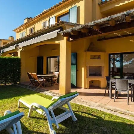 Sleeps 8 Pool