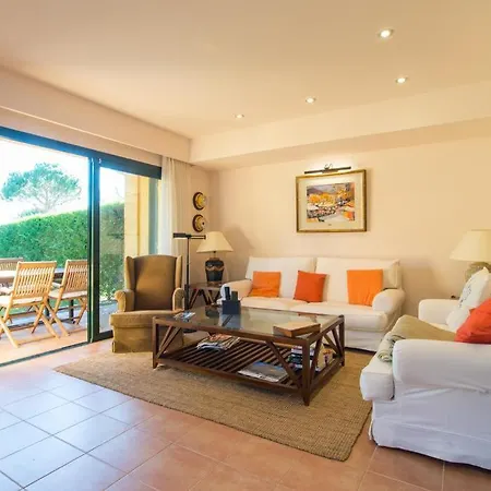 Sleeps 8 Pool Holiday home Llafranc